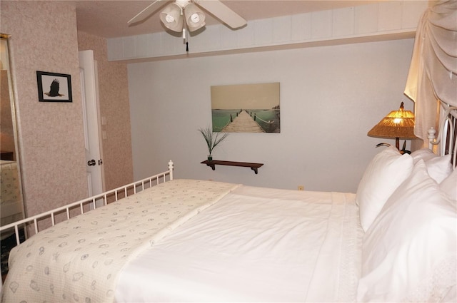 bedroom featuring ceiling fan