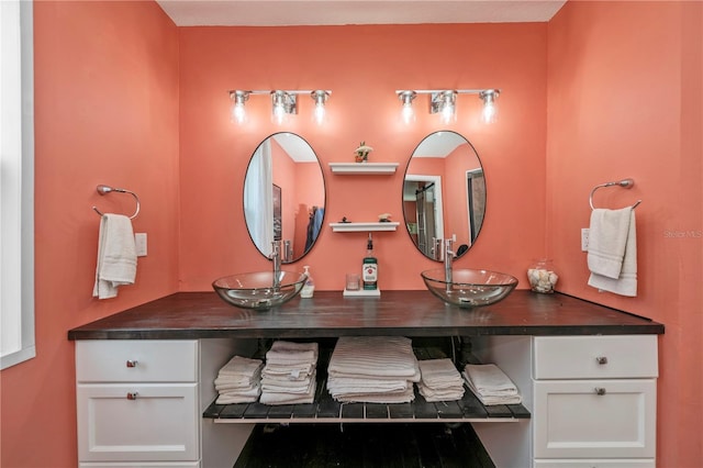 bathroom with vanity