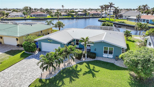 bird's eye view with a water view