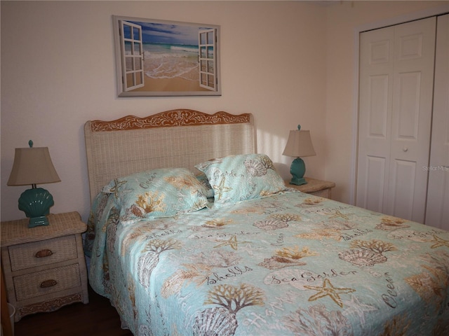 bedroom featuring a closet