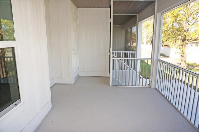 balcony featuring covered porch