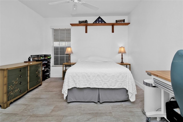 bedroom with ceiling fan