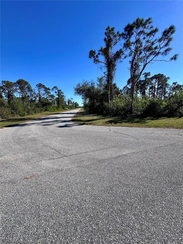 Listing photo 3 for 13993 Barbet Ln, Port Charlotte FL 33981