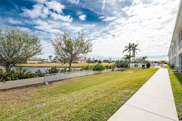 view of yard featuring a water view