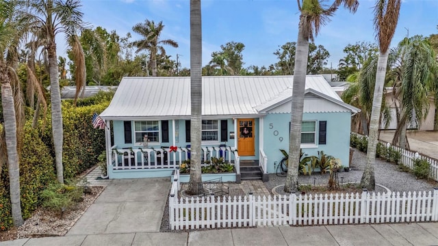 view of front of house featuring covered porch