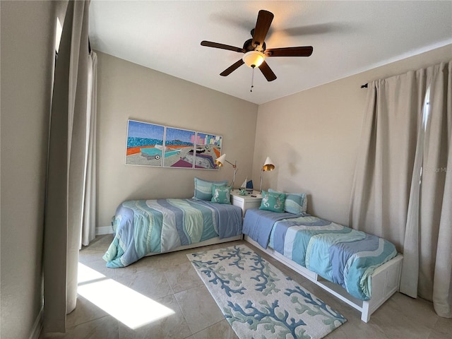 bedroom with ceiling fan