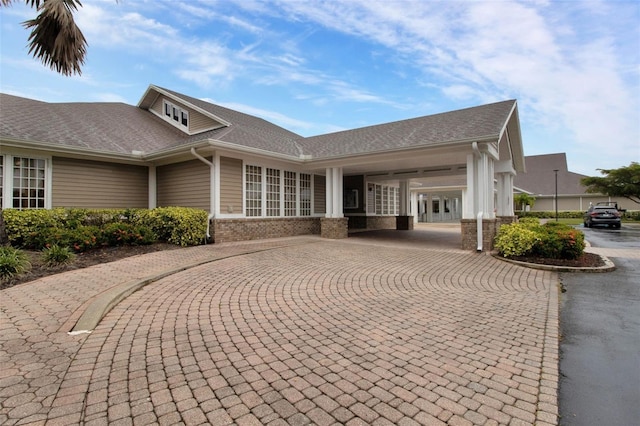 view of front facade featuring a carport