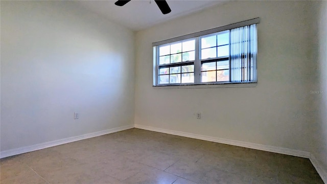 empty room featuring ceiling fan