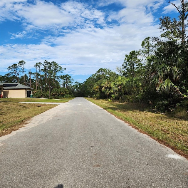 Listing photo 3 for 15122 Carousel Ln, Port Charlotte FL 33953