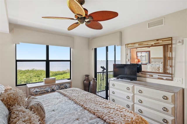 bedroom featuring ceiling fan