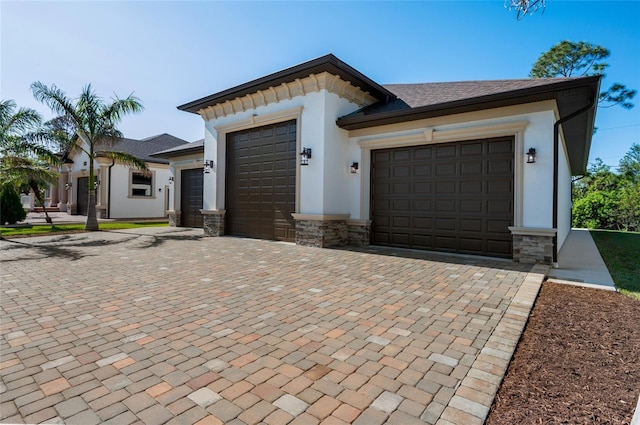 view of front facade featuring a garage