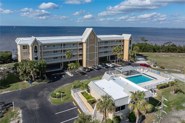 bird's eye view featuring a water view