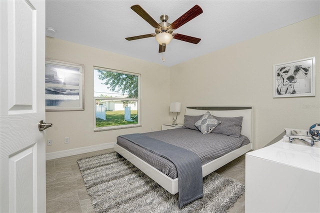 bedroom with ceiling fan