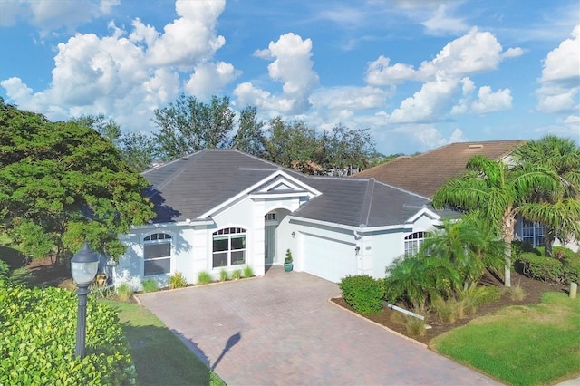 view of front facade featuring a garage