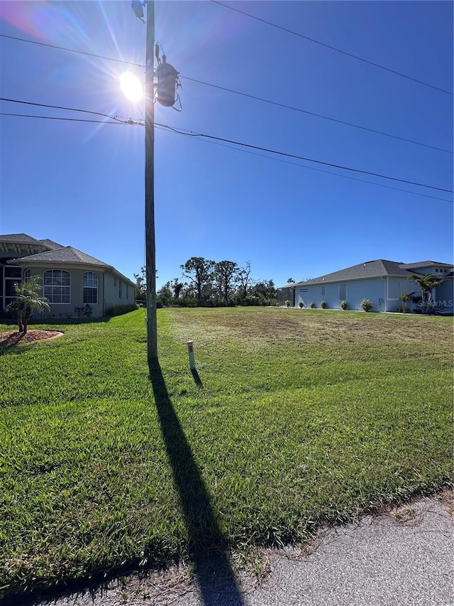 Listing photo 2 for 111 Flower Rd, Rotonda West FL 33947