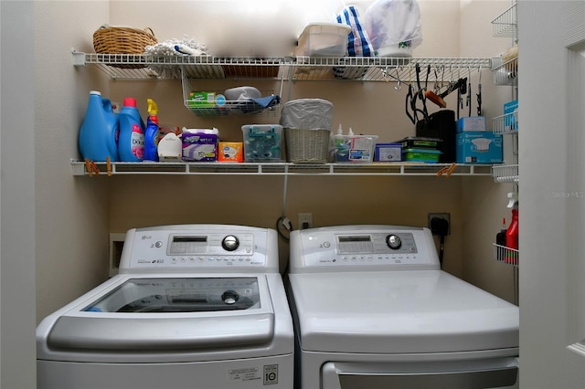 laundry area featuring washer and clothes dryer