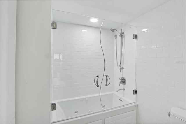 bathroom featuring tiled shower / bath combo