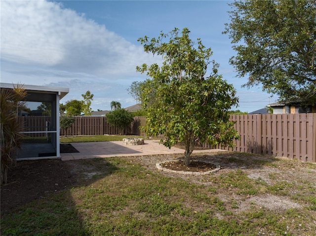 view of yard with a patio