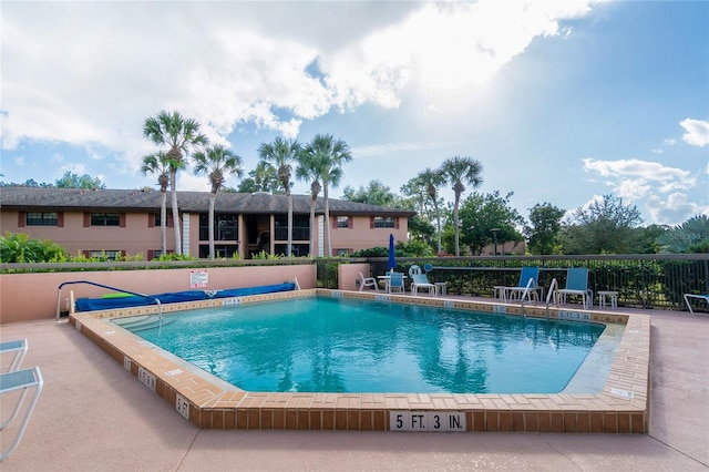 view of swimming pool