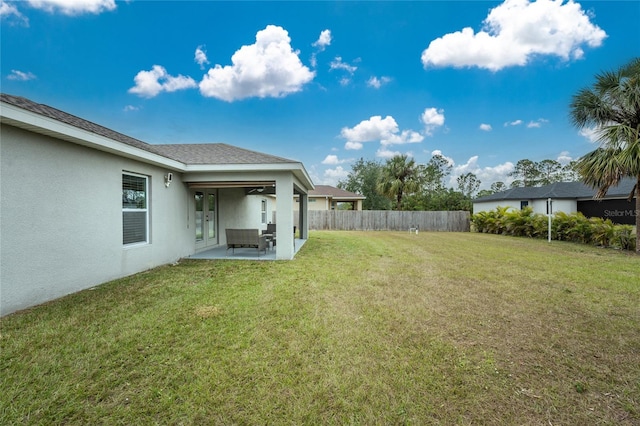 view of yard featuring a patio area