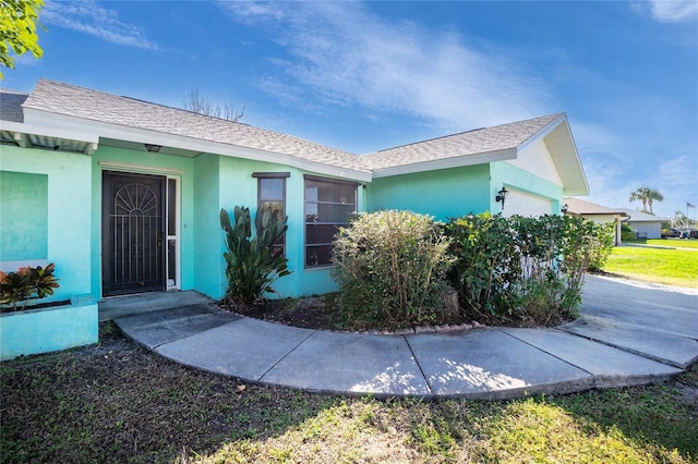 view of front facade with a garage