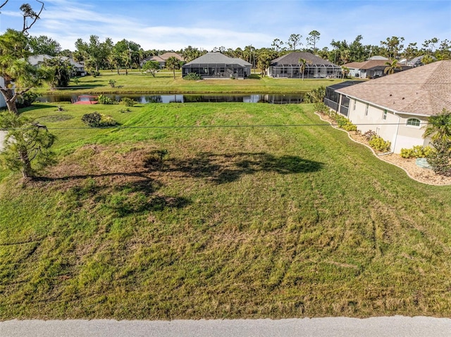 view of yard featuring a water view