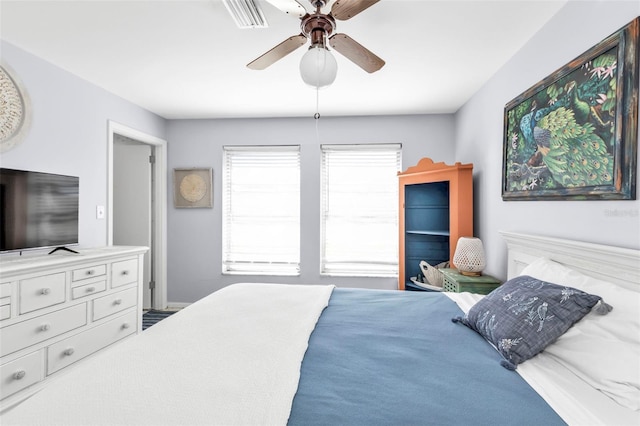 bedroom with ceiling fan