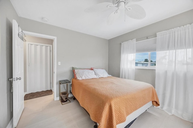 bedroom featuring ceiling fan