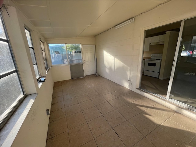 view of unfurnished sunroom