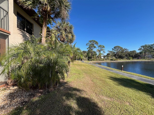 view of yard featuring a water view