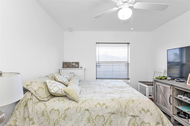 bedroom featuring ceiling fan