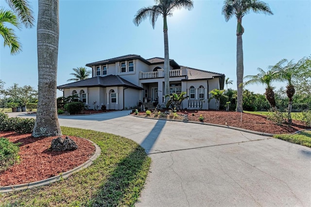 view of mediterranean / spanish-style home