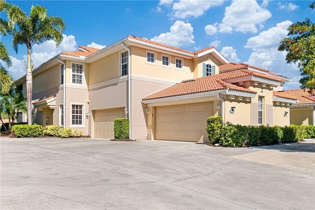 view of mediterranean / spanish-style house