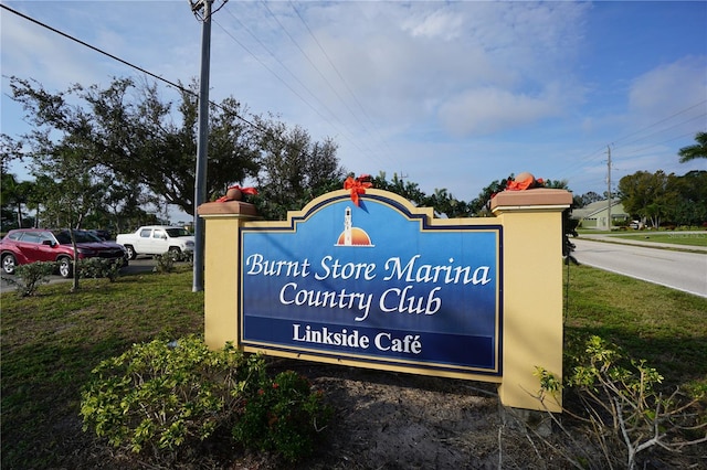 view of community / neighborhood sign