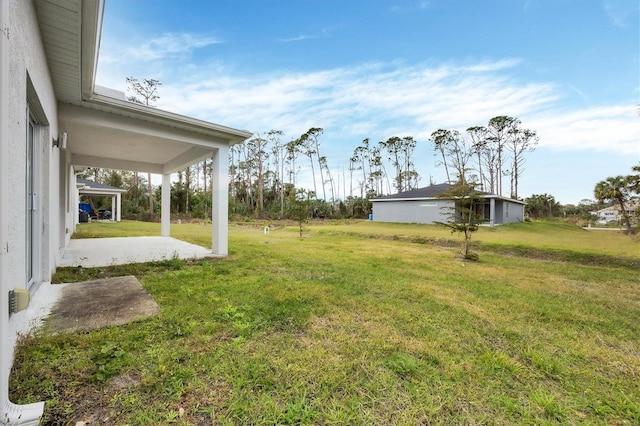 view of yard with a patio