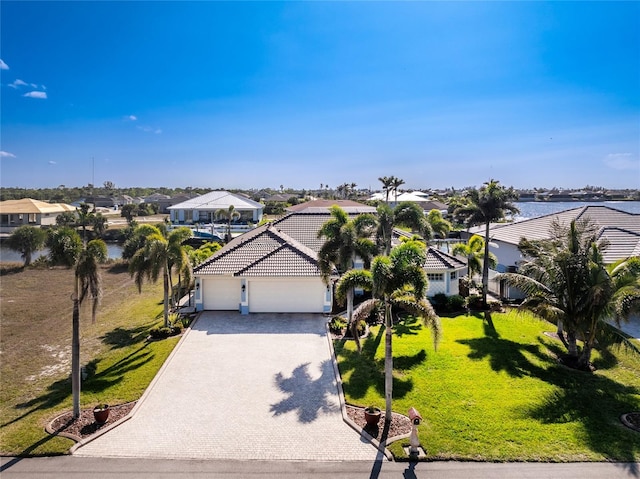 view of front of house with a front yard