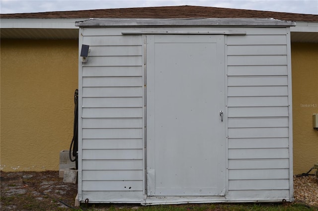 view of outbuilding