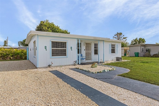 view of front of house with a front yard