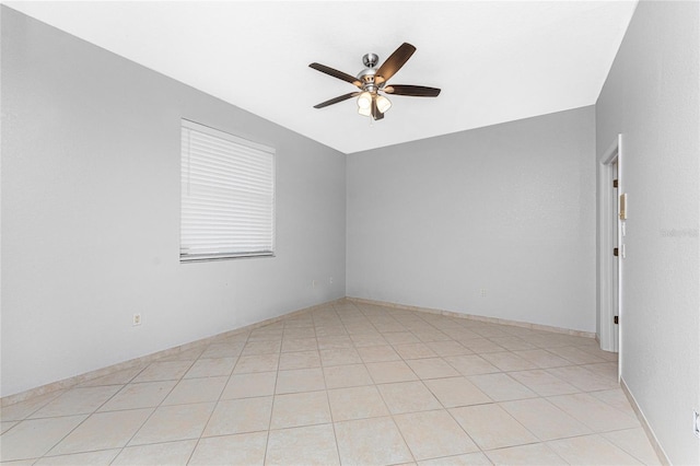 empty room with ceiling fan