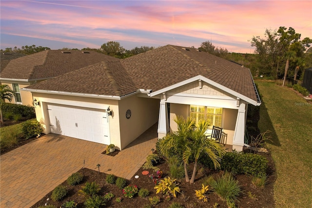 view of front facade featuring a garage