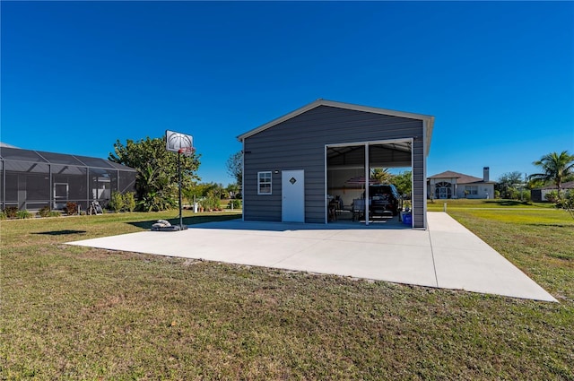 back of house featuring a yard