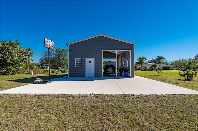 exterior space with a yard