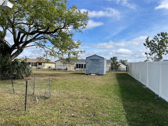 view of yard with a shed