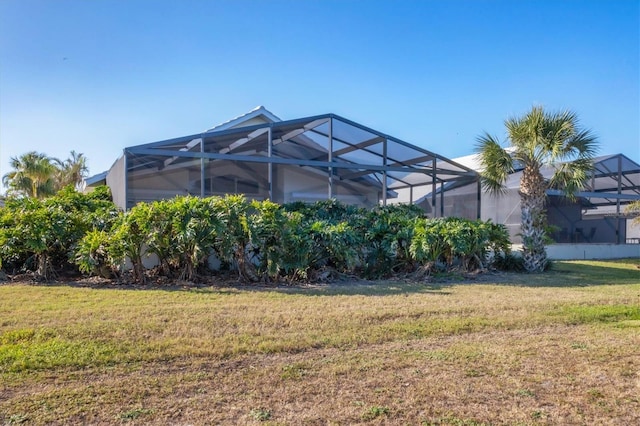 view of yard featuring a lanai