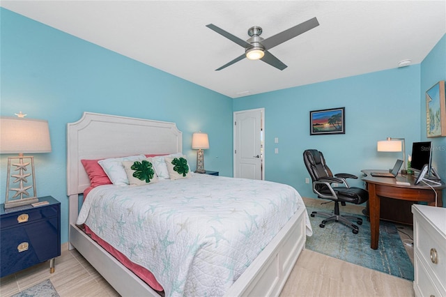 bedroom with ceiling fan