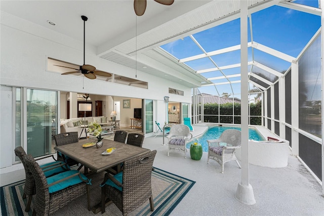 sunroom / solarium featuring vaulted ceiling and ceiling fan