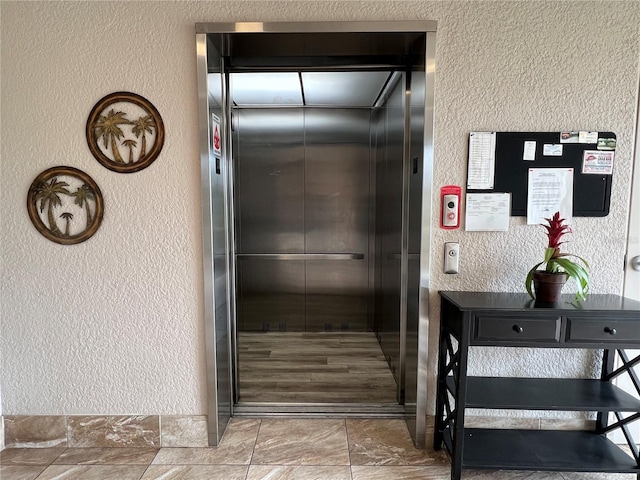 room details with elevator