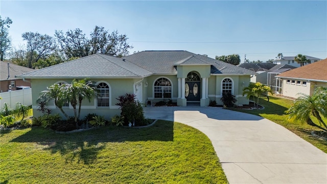 view of front of property with a front yard