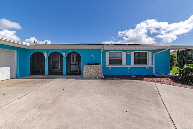 view of front of house featuring a garage