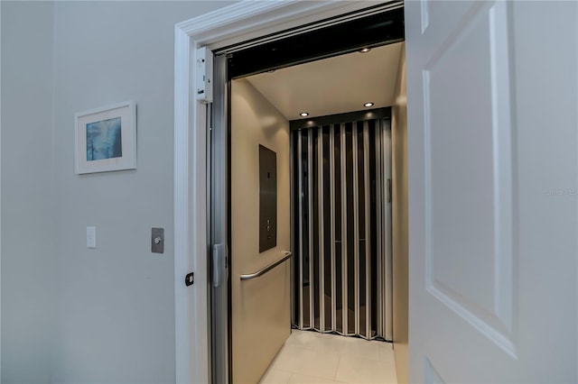 room details featuring elevator